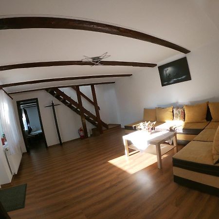 Casa De Oaspeti Laura Rîşnov Eksteriør billede