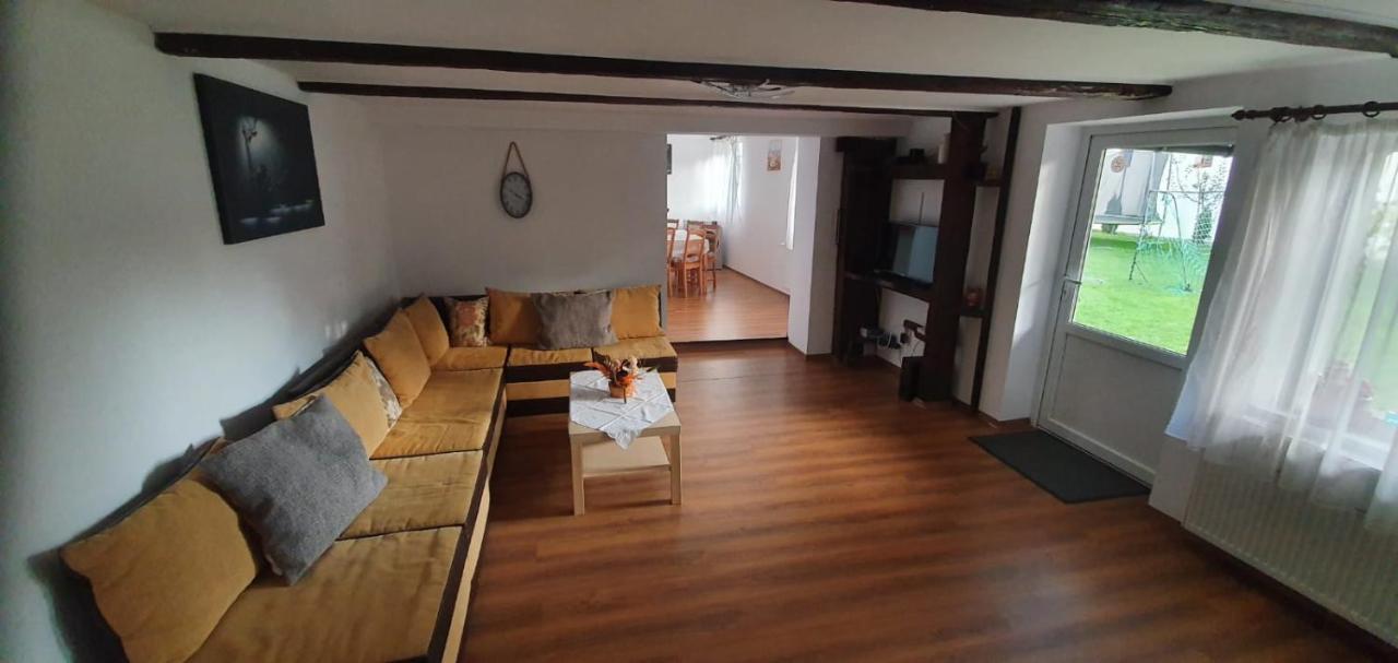 Casa De Oaspeti Laura Rîşnov Eksteriør billede