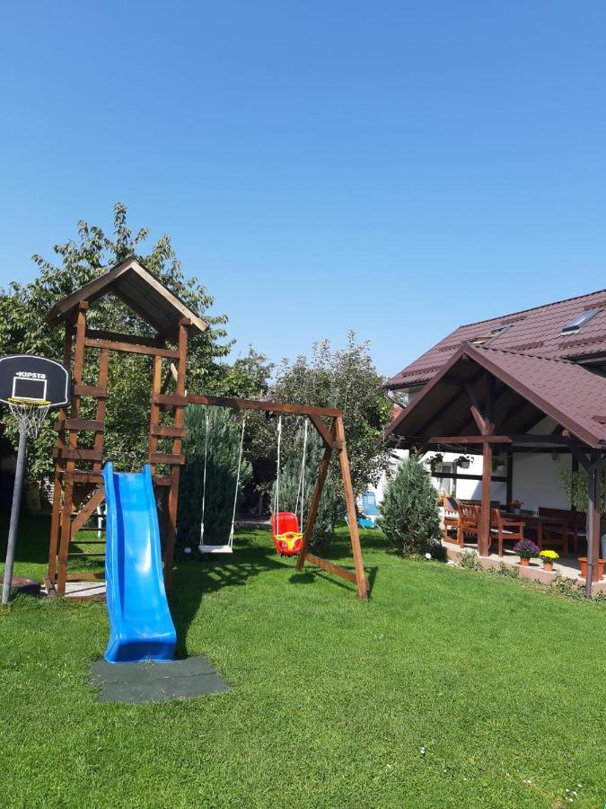 Casa De Oaspeti Laura Rîşnov Eksteriør billede