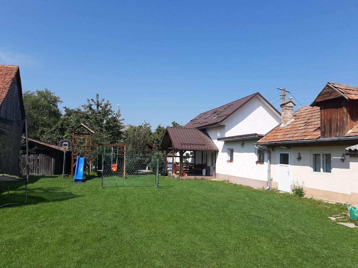 Casa De Oaspeti Laura Rîşnov Eksteriør billede