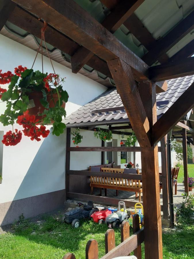 Casa De Oaspeti Laura Rîşnov Eksteriør billede