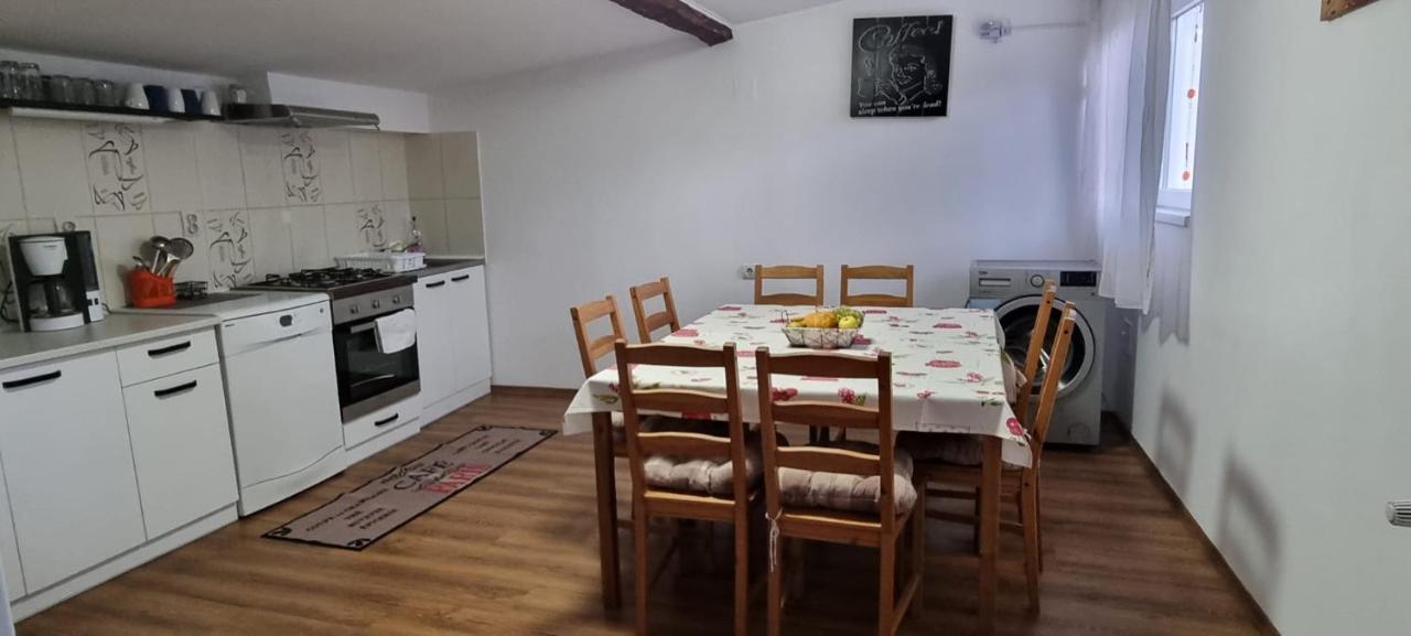 Casa De Oaspeti Laura Rîşnov Eksteriør billede
