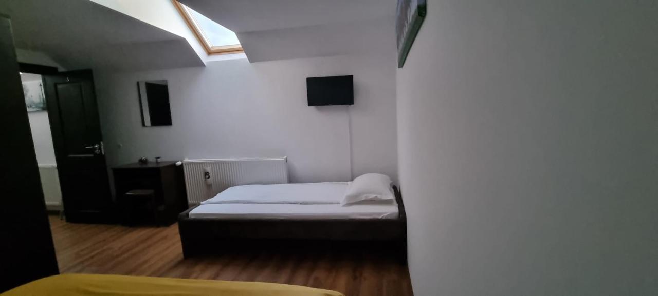 Casa De Oaspeti Laura Rîşnov Eksteriør billede